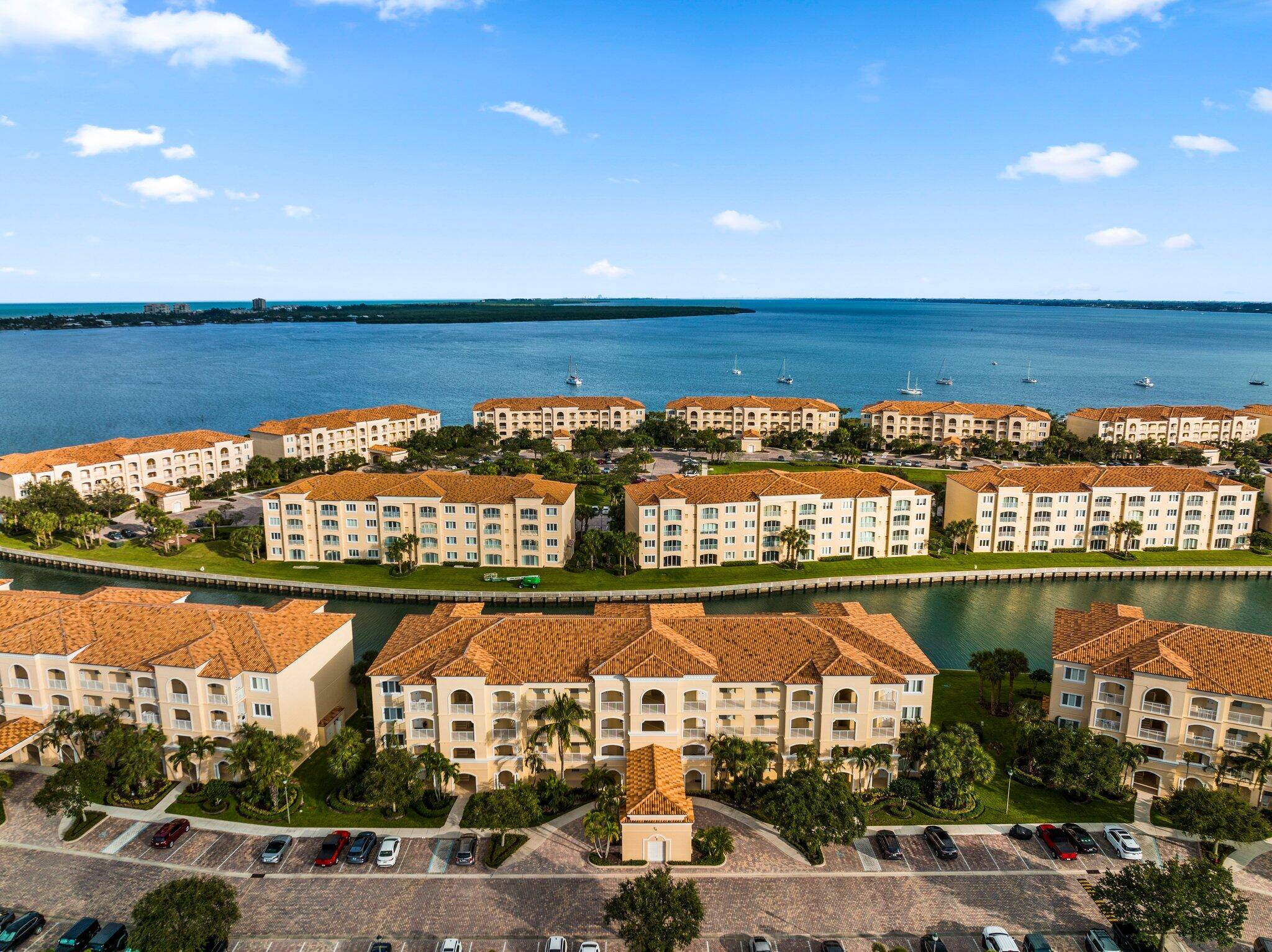 Fort Pierce, FL 34949,7 E Harbour Isle DR 303