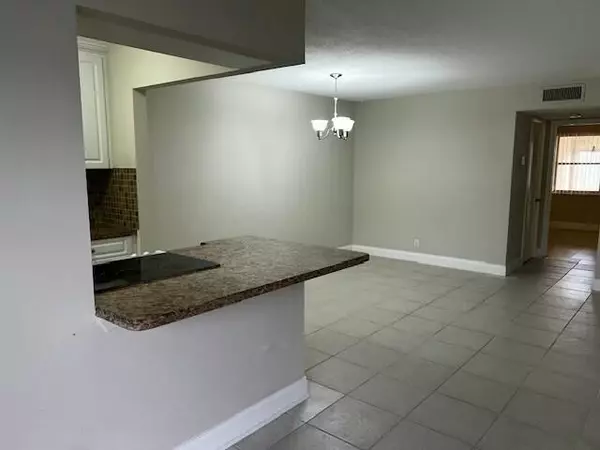 Delray Beach, FL 33445,262 W High Point CT C