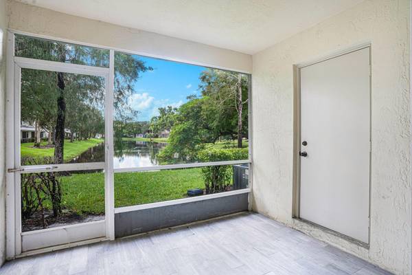 97 SW 96th AVE #121, Plantation, FL 33324