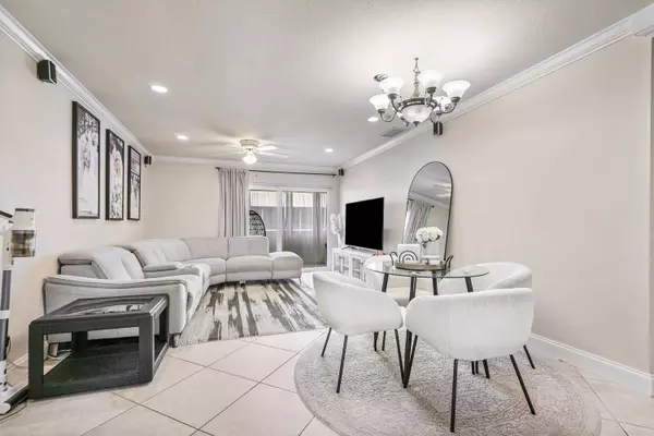 10693 N Military TRL 14, Palm Beach Gardens, FL 33410
