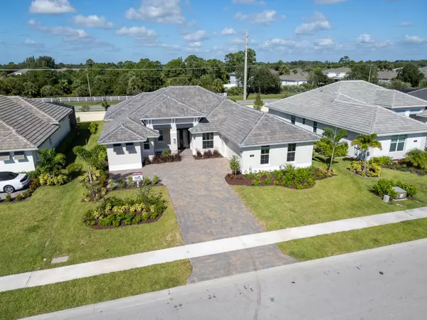 5715 Bent Pine SQ, Vero Beach, FL 32967