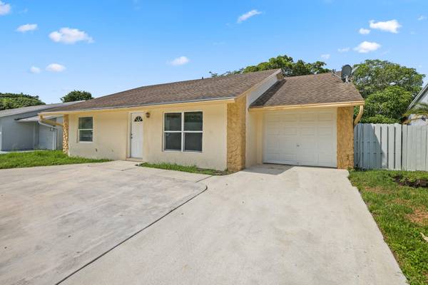 Lake Worth, FL 33463,6009 Triphammer RD