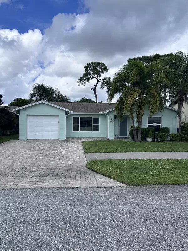 7308 Pine Forest CIR, Lake Worth, FL 33467