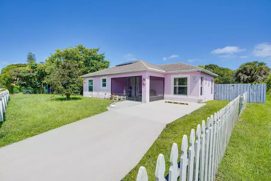 812 N 21st ST, Fort Pierce, FL 34950