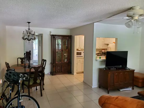 156 Kent I 156, West Palm Beach, FL 33417