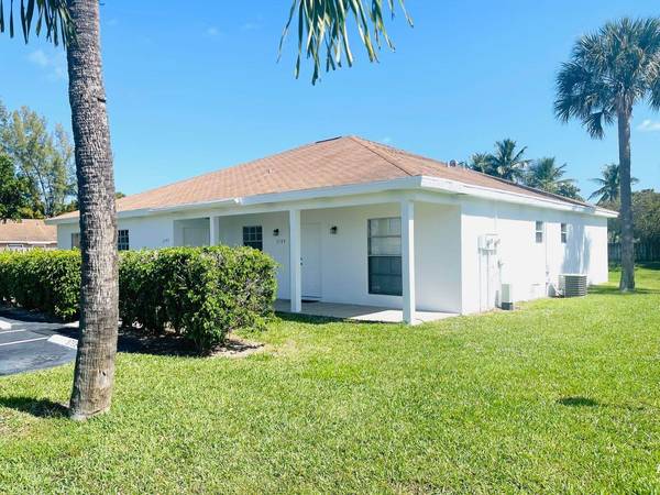 3833 Harwood ST, West Palm Beach, FL 33403