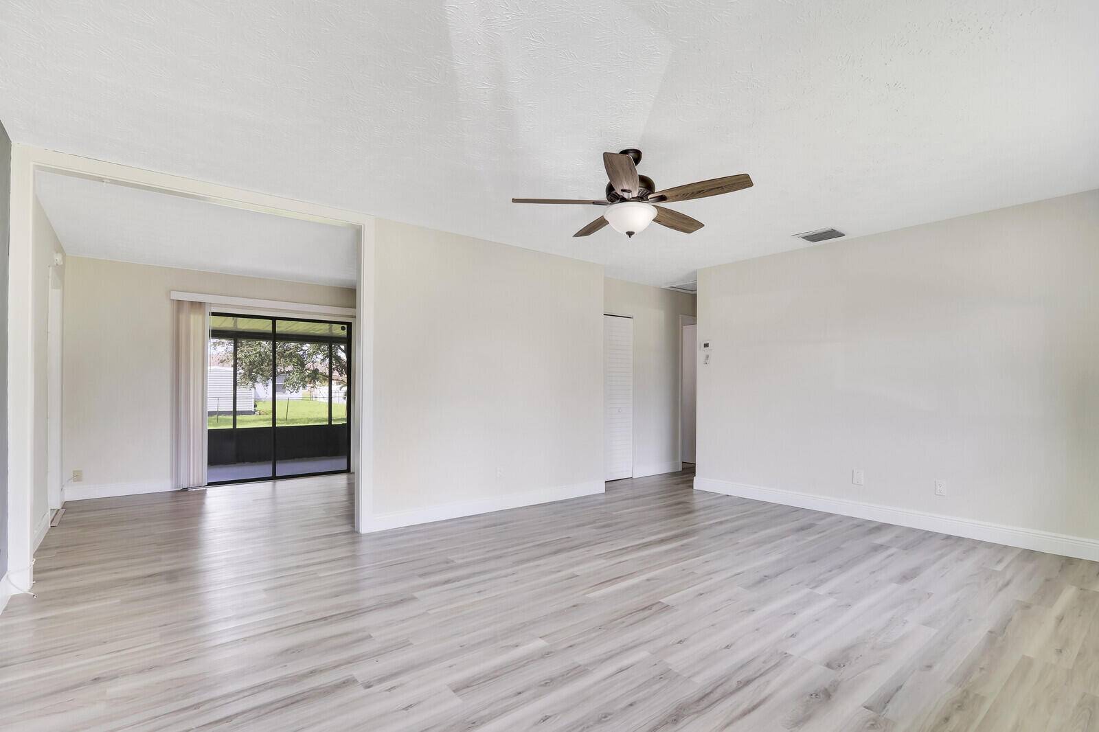 Port Saint Lucie, FL 34983,1542 SW Curry ST