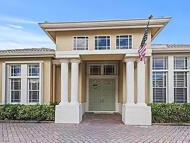 Port Saint Lucie, FL 34986,576 SW Romora Bay