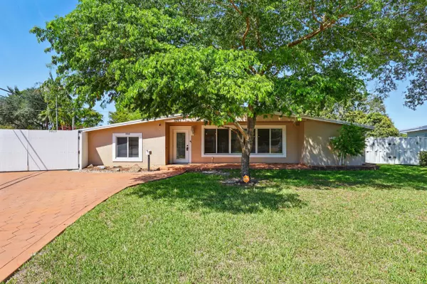 Plantation, FL 33317,5263 Redwood PL