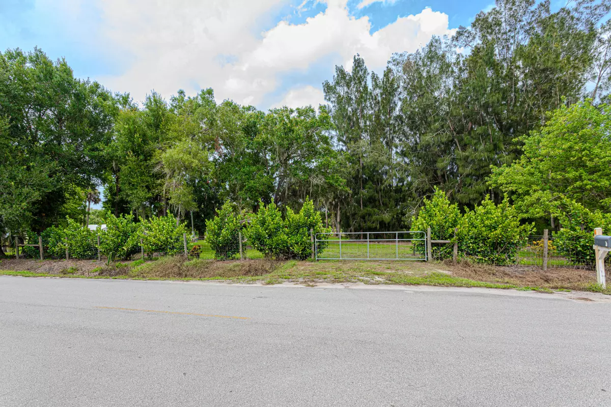 Moore Haven, FL 33471,1100 W Red Barn Rd N