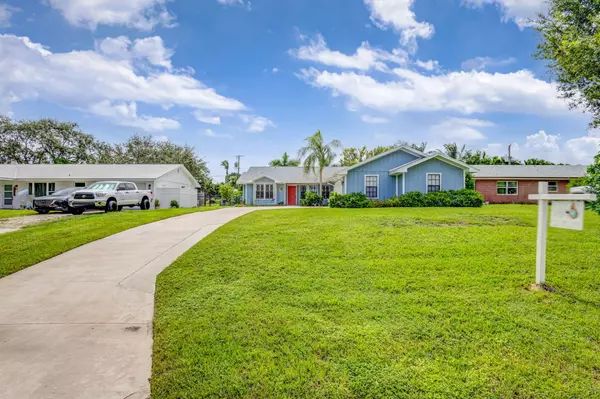 Hobe Sound, FL 33455,8806 SE Bahama CIR