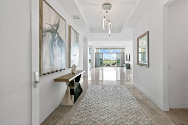 Singer Island, FL 33404,5000 N Ocean DR 201