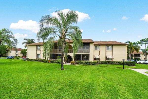 Greenacres, FL 33463,333 Knotty Pine CIR C-2