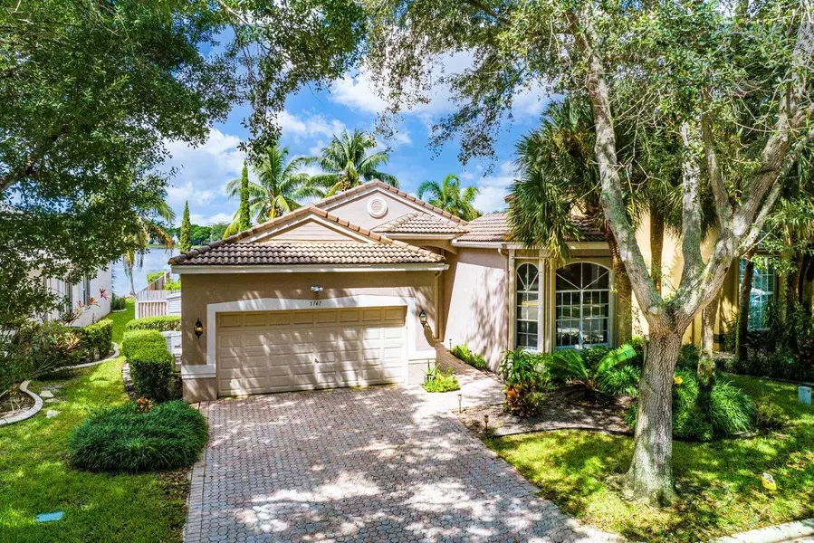 5747 NW 49th LN, Coconut Creek, FL 33073