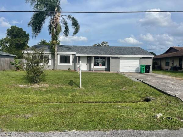 2365 SE Aneci ST, Port Saint Lucie, FL 34984