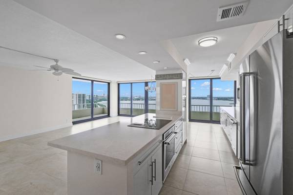 5550 N Ocean DR Ph-B, Singer Island, FL 33404