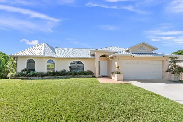 458 SW Lucero DR, Port Saint Lucie, FL 34983