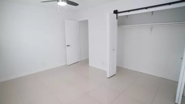 Fort Lauderdale, FL 33315,709 SW 14th CT 1-2