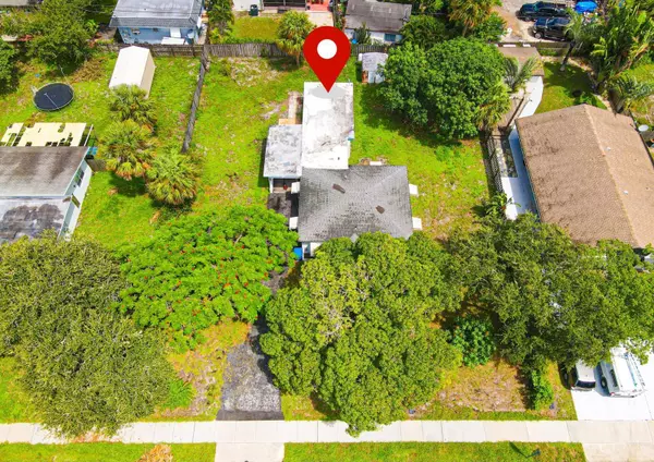 Lantana, FL 33462,615 W Pine ST