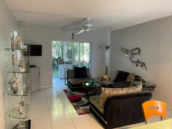 Boynton Beach, FL 33426,1111 Lake TER 103