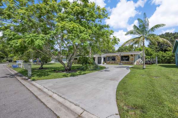 110 Heron Pkwy, Royal Palm Beach, FL 33411