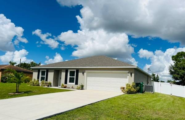 479 SW Holden TER, Port Saint Lucie, FL 34984