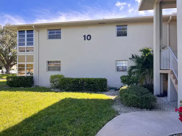 10 Lake Vista TRL 202, Port Saint Lucie, FL 34952