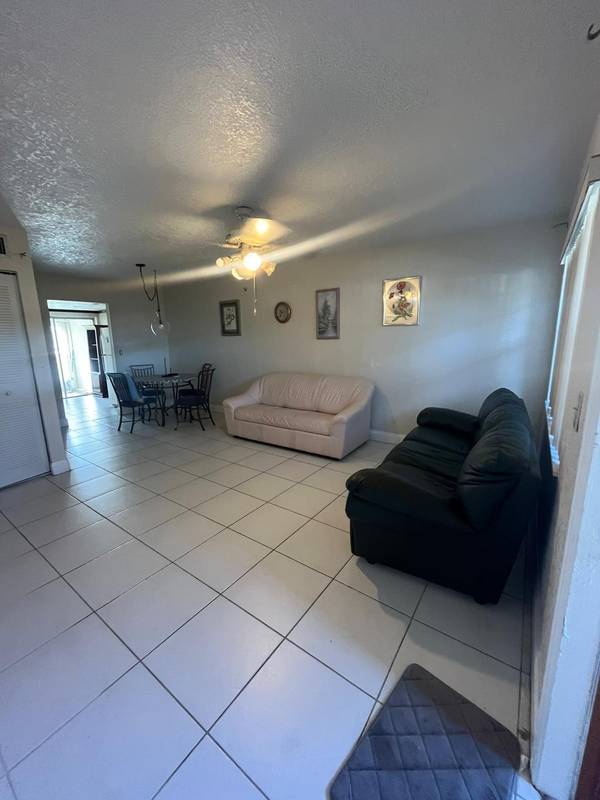 Delray Beach, FL 33446,20 Abbey 105 LN 105