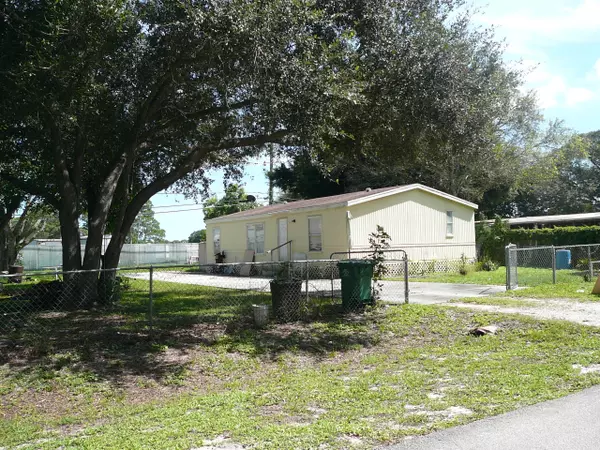 Fort Pierce, FL 34945,1210 E Joy LN