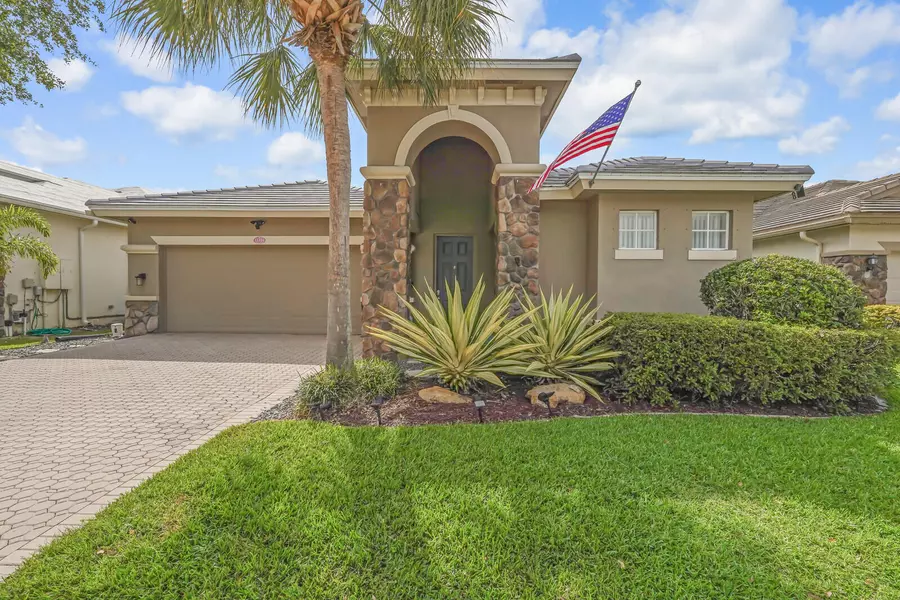 11210 Osprey Lake LN, Palm Beach Gardens, FL 33412