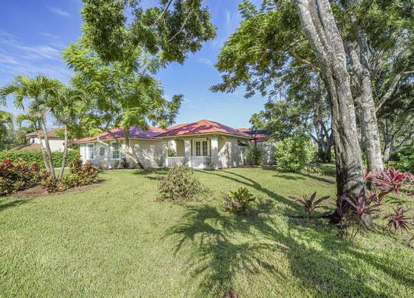 5160 Rosewood LN, Vero Beach, FL 32966