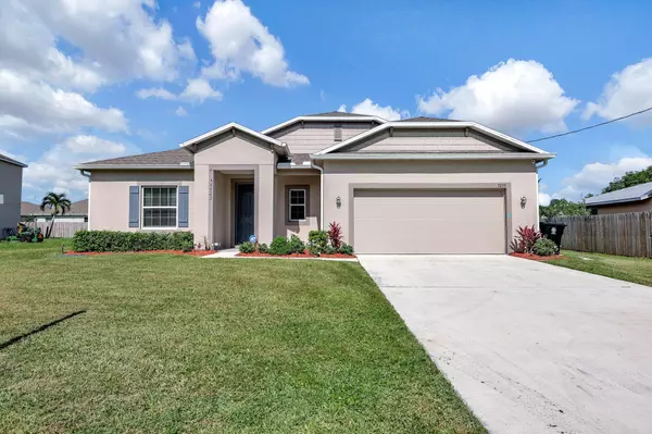 5233 NW Jake CT, Port Saint Lucie, FL 34986