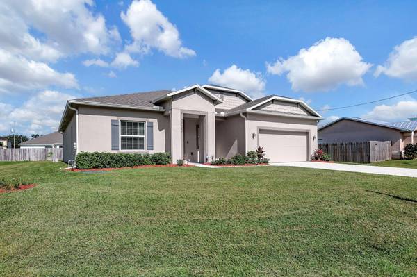 Port Saint Lucie, FL 34986,5233 NW Jake CT