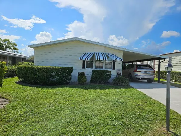 7934 SE Saratoga DR, Hobe Sound, FL 33455