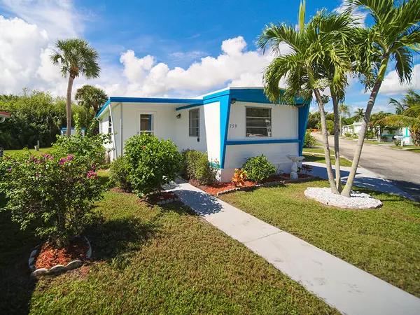 Jensen Beach, FL 34957,4759 NE Blue Heron LN