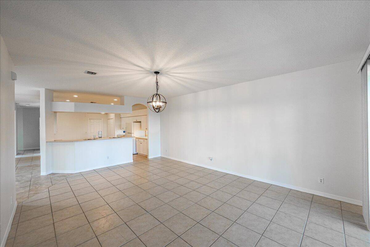 Vero Beach, FL 32968,413 W SW Tangerine SQ