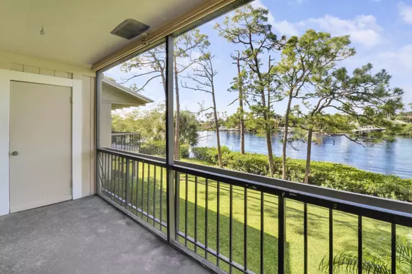 Tequesta, FL 33469,9110 SE Riverfront TER H