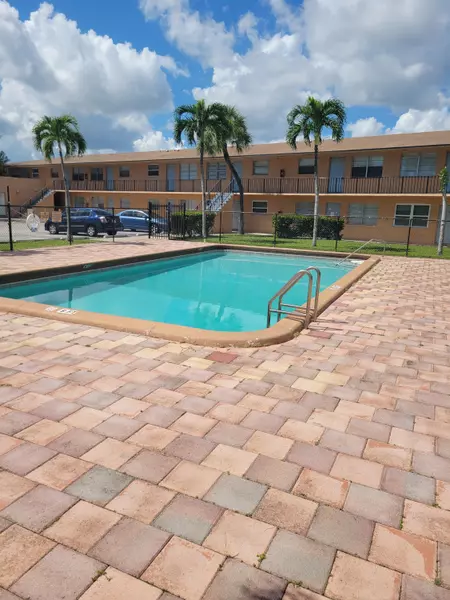 651 NW 42nd CT 201, Deerfield Beach, FL 33064