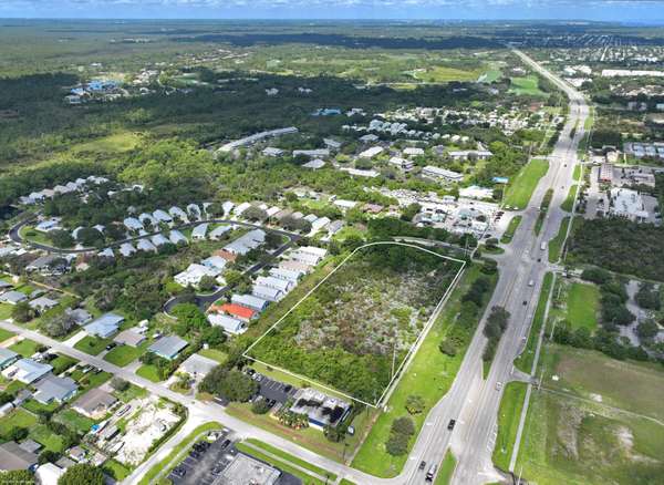 Hobe Sound, FL 33455,8200 SE Sugar Pines WAY