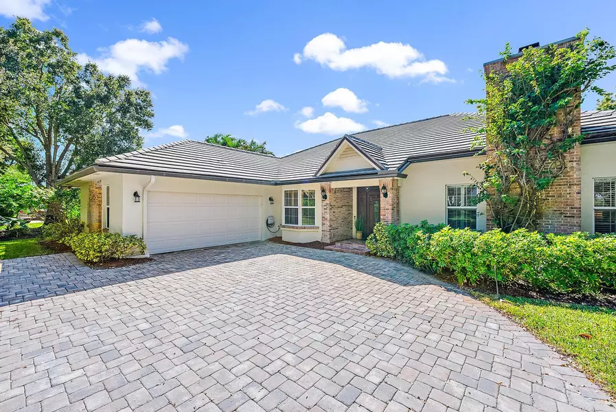 18433 SE Heritage Drive DR, Tequesta, FL 33469