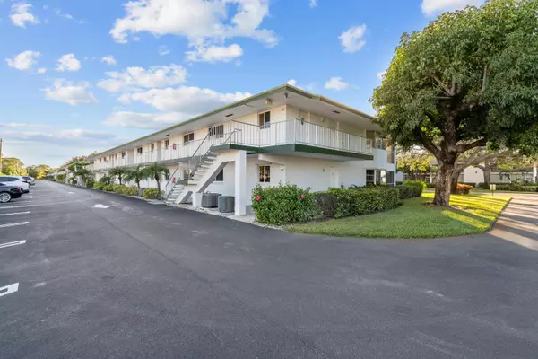 Tequesta, FL 33469,9 Garden ST 206j