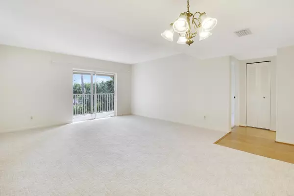 Tequesta, FL 33469,18081 SE Country Club DR 26-258