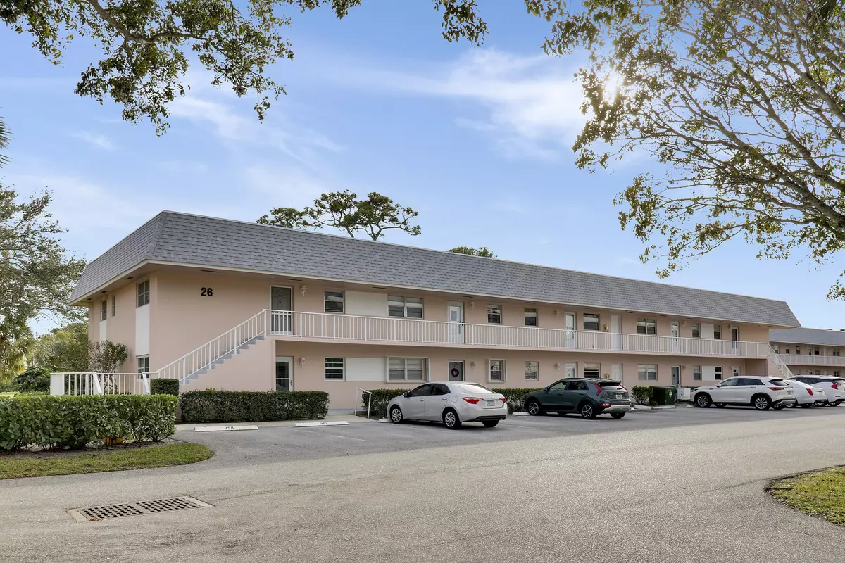 Tequesta, FL 33469,18081 SE Country Club DR 26-258