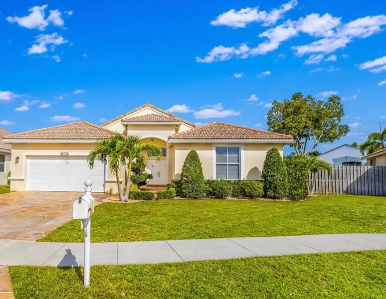 9325 Cove Point CIR, Boynton Beach, FL 33472