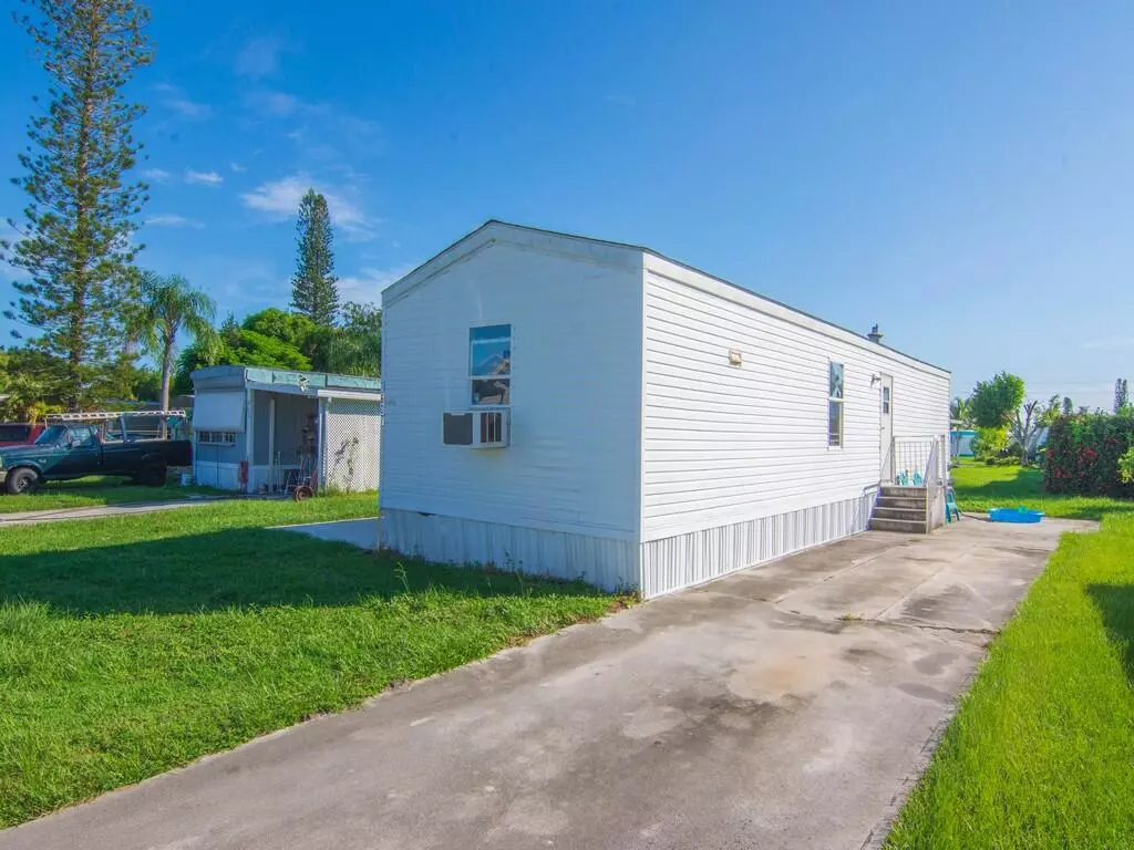 Stuart, FL 34997,5000 SE Federal HWY 607