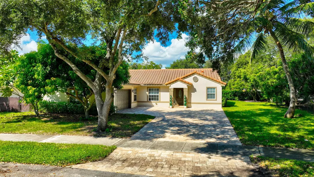 4493 NW 64th ST, Coconut Creek, FL 33073