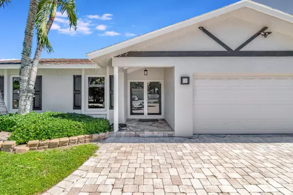 Delray Beach, FL 33444,637 Ibis DR