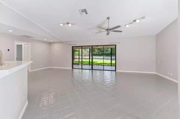 Lake Worth, FL 33467,7365 Woodland Creek LN