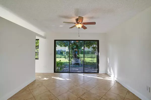 Greenacres, FL 33463,6350 Lakemont CIR