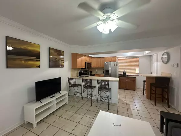 Oakland Park, FL 33334,740 NE 37th ST B